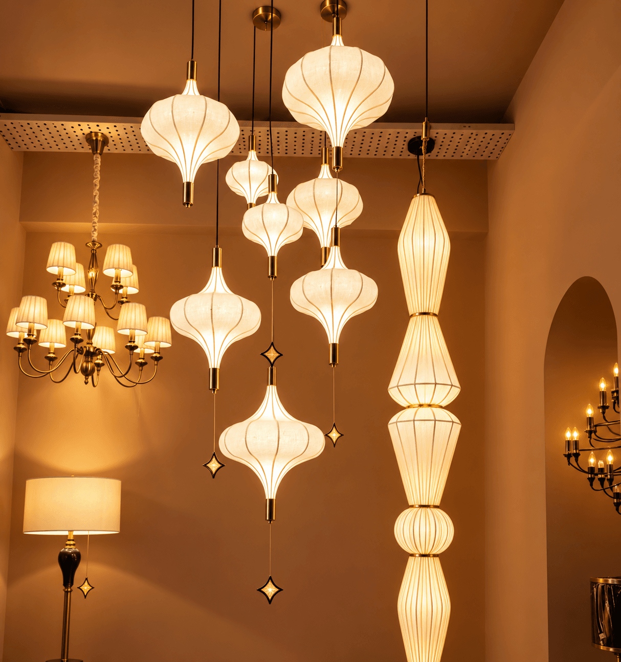 Pendant & statement lights
